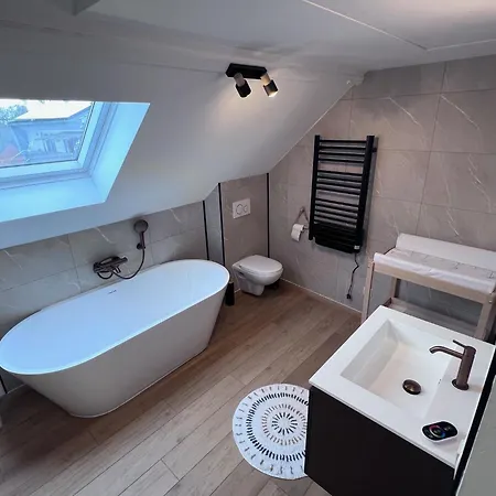 Gite Saphir - Sauna - Pairi Daiza 8 Min - Triplex Apartment Brugelette